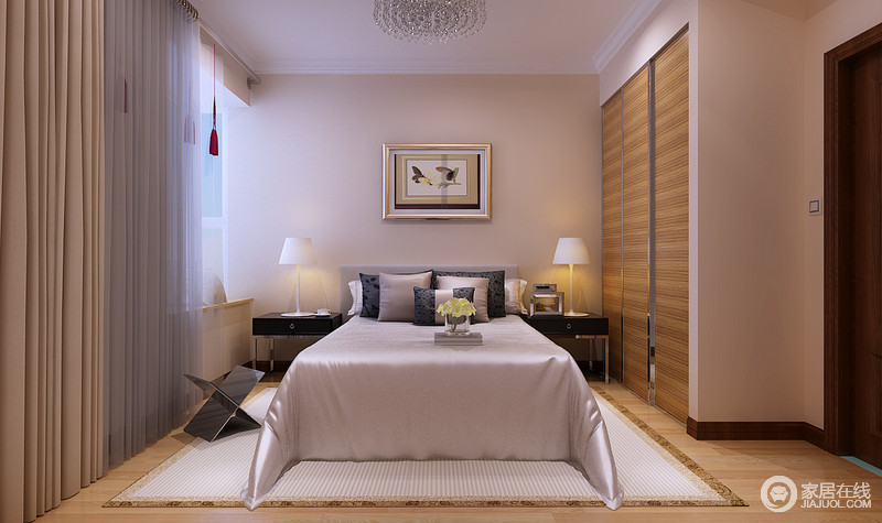 卧室布置的相当简洁,装饰上朴质无华,对称的窗