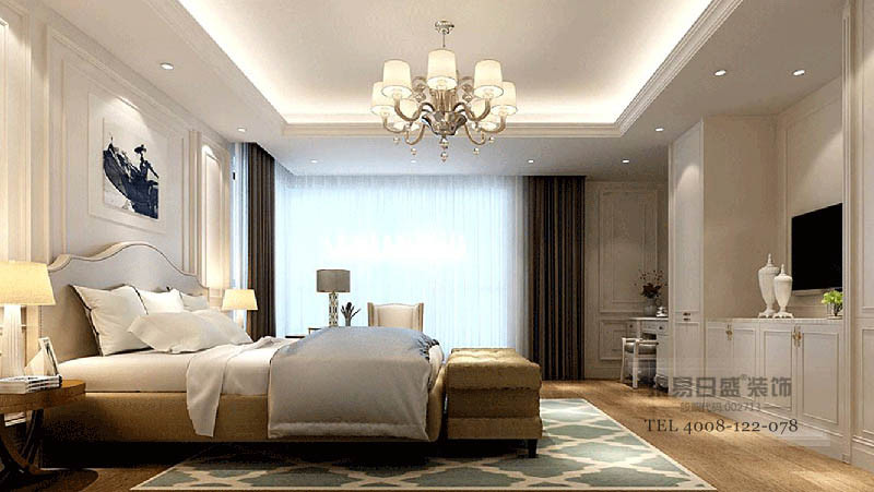   米色石膏背景墙简单却造型感墙，与镶金地欧式家具让家温馨有调，花卉地毯更是衬托出雅致。

