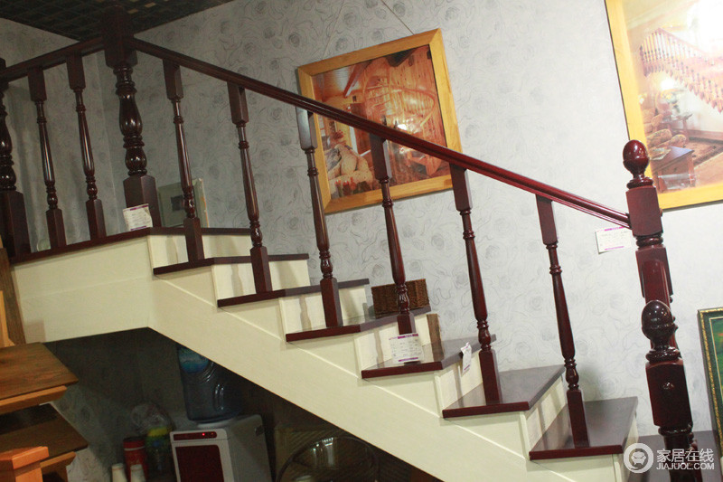 巴罗雅 红白 橡胶木楼梯图片