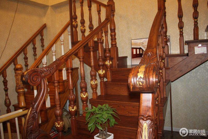 特步 美国红橡木楼梯图片