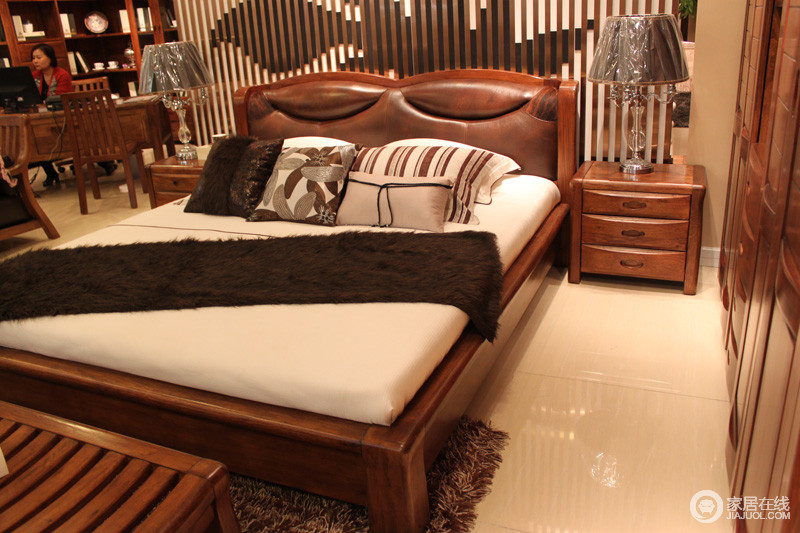 A家家具 E0006-180床头（真皮）+E120-180通用床身图片