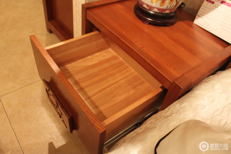 一品木阁 M706床头柜图片