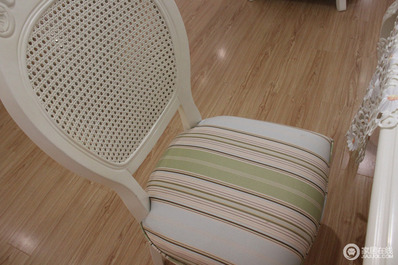 木槿之恋 H836餐椅图片