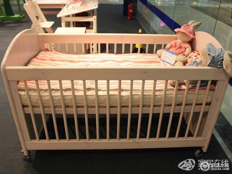 芙莱莎 7624014婴儿床图片