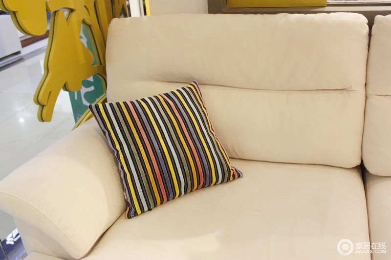 欧嘉璐尼 S1310沙发图片