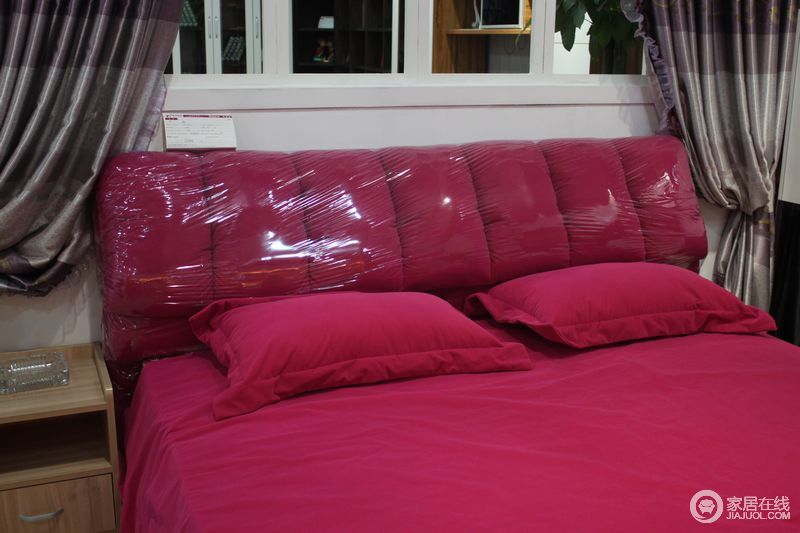 索菲乐 紫红色布艺软床图片