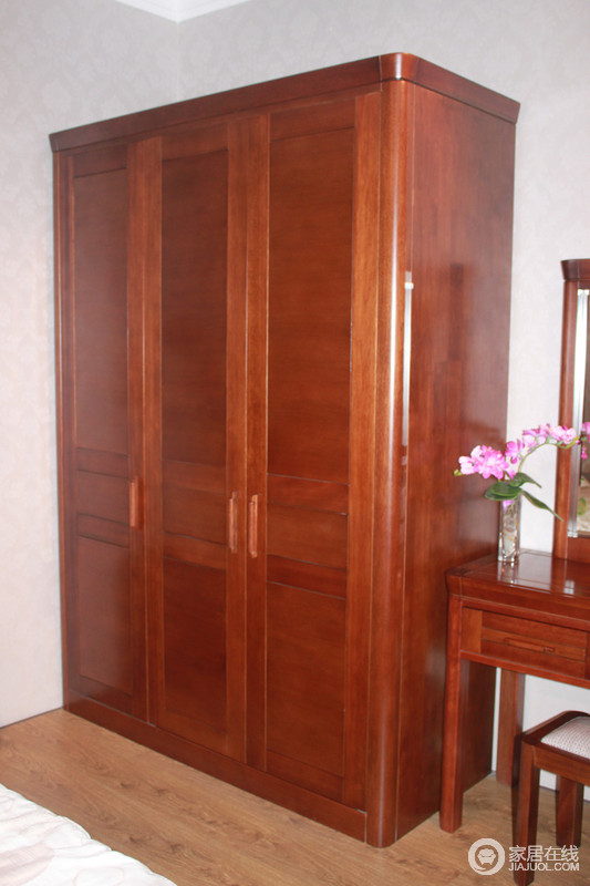 欧嘉璐尼 实木系列 MZ-A102三门衣柜图片