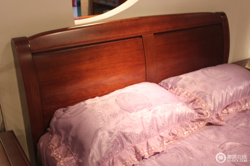 欧嘉璐尼 实木系列 1.5米双人床图片