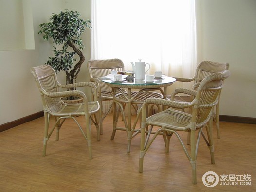 彼尼索非亚 餐厅系列 KOR-002一桌四椅图片