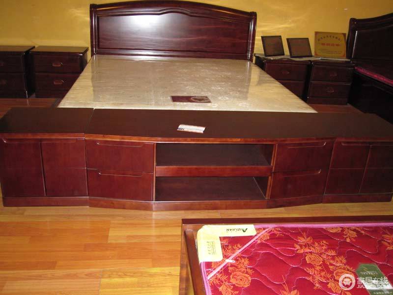 傲华森 卧房系列 OM-BY半圆床+床头柜图片