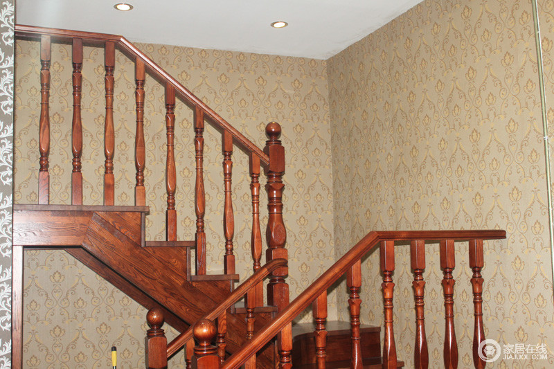 艺诺楼梯 榉木木楼梯图片