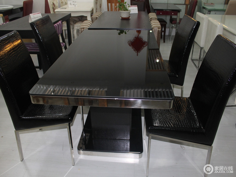 铁木林 黑色餐桌图片