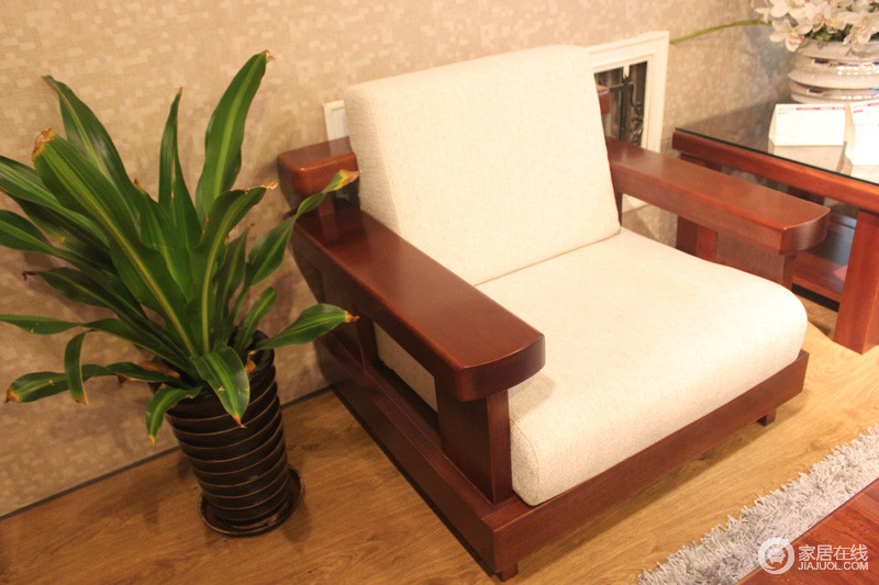 欧嘉璐尼 实木系列 LM-S501单人沙发图片