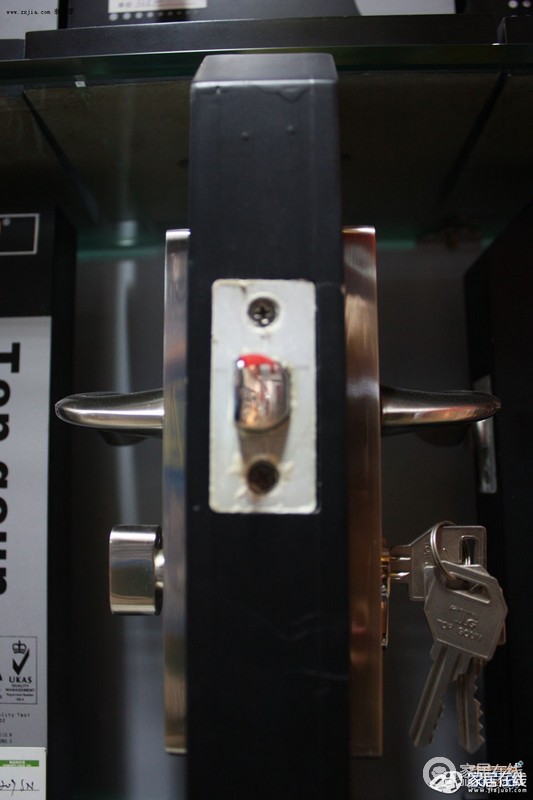 顶固B系列 B5512SN锌合金中弹子插芯门锁